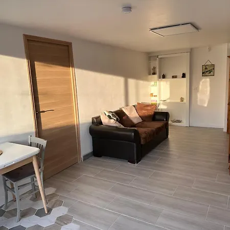 Bel T2 Dans Maison شقة فيزين